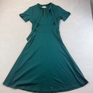 Wellwits Fit & Flare Dress Womens Small Green Short Sleeve Keyhole Neck Back Zip